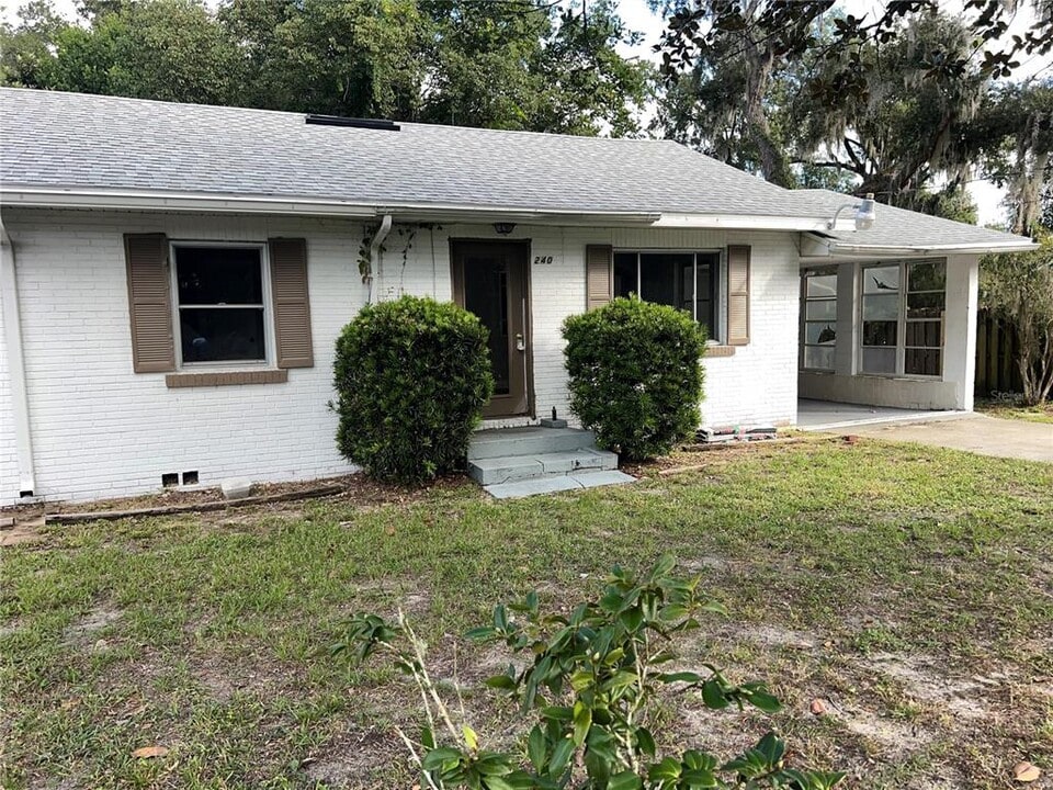 240 Deerfoot Rd in DeLand, FL - Building Photo