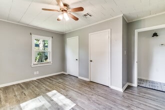 208 Mary St in Broussard, LA - Building Photo - Building Photo