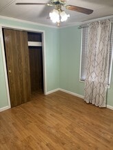 225 Daniel St in Island, KY - Building Photo - Building Photo