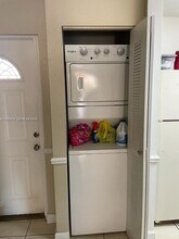 1318 W 42nd St in Hialeah, FL - Building Photo - Building Photo