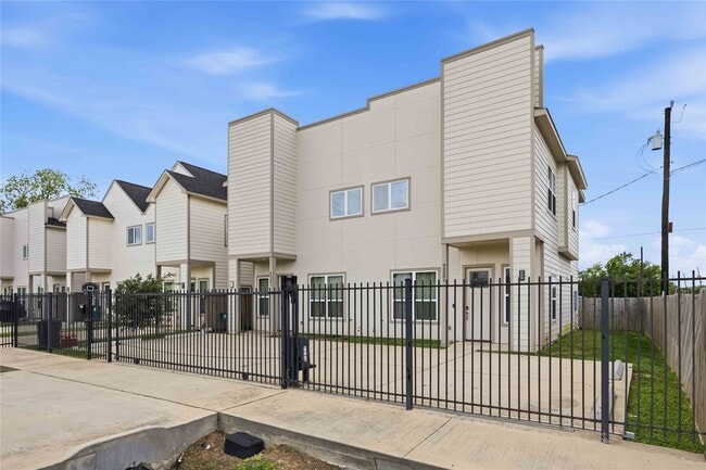 9320 Coffee St in Houston, TX - Building Photo - Building Photo
