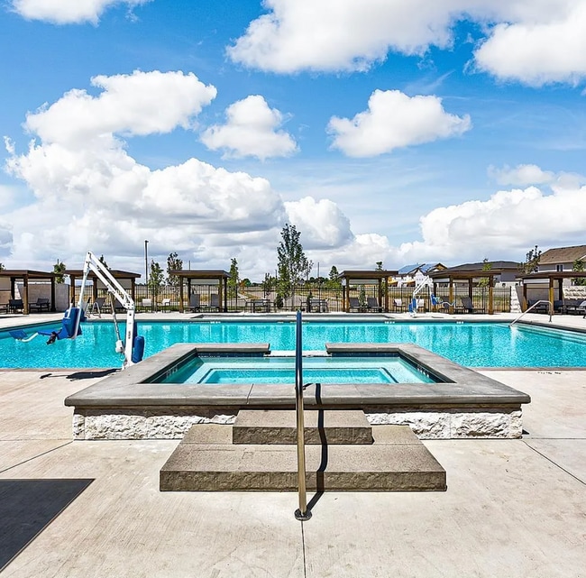 8108 W Grey Alder Dr in Eagle, ID - Building Photo - Building Photo