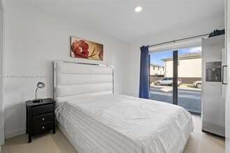 275 NW 13th Pl in Florida City, FL - Building Photo - Building Photo