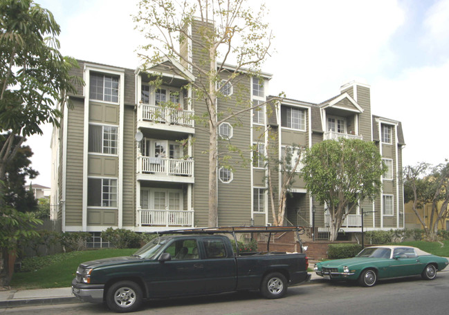 3549 Hughes Ave in Los Angeles, CA - Building Photo - Building Photo