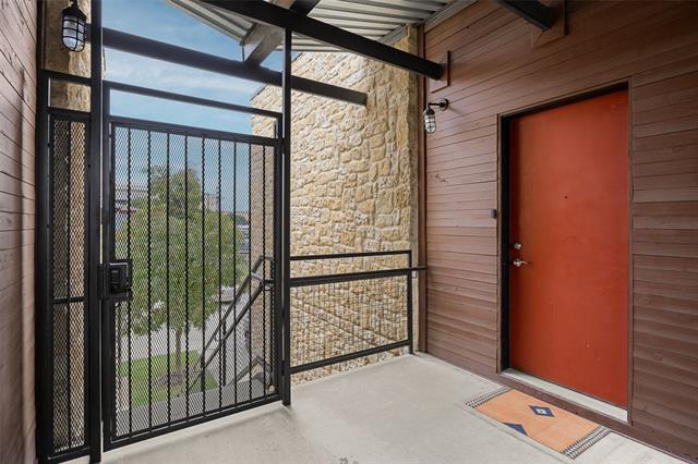 property at 1125 S Jennings Ave