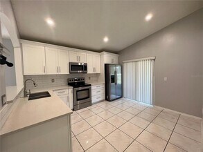 2807 Palm Isle Wy in Orlando, FL - Building Photo - Building Photo