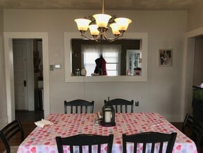 329 Spring St, Unit 1 st Floor Apartment in Dunmore, PA - Building Photo - Building Photo