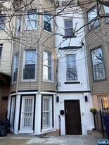 477 Mercer St in Jersey City, NJ - Building Photo