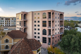 Memorial Cove Lofts in Houston, TX - Foto de edificio - Primary Photo