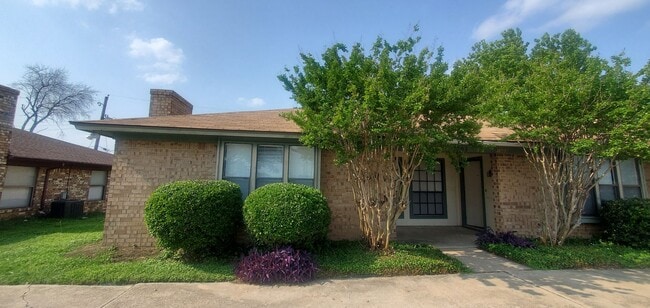 property at 1001 Southmoor Dr