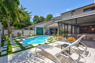 13400 Bedford Mews Ct in Wellington, FL - Building Photo