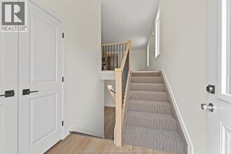 2469 Front Rd in Windsor, ON - Building Photo - Building Photo