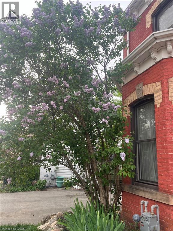 276 Hunter St W in Hamilton, ON - Building Photo - Building Photo