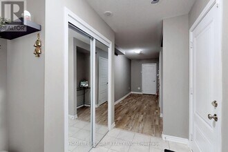 239 Netherby Ln in Kitchener, ON - Building Photo - Building Photo