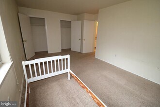 5101 Crossfield Ct-Unit -356 in Rockville, MD - Building Photo - Building Photo