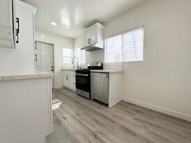 4806 Fountain Ave in Los Angeles, CA - Building Photo