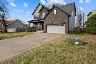 719 Ellie Nat Dr in Clarksville, TN - Building Photo - Building Photo