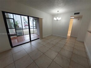 4463 Treehouse Ln in Tamarac, FL - Building Photo - Building Photo