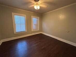 2214 Avenue O 1/2 in Galveston, TX - Building Photo - Building Photo