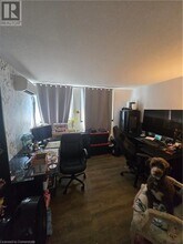 25 Britten Close in Hamilton, ON - Building Photo - Building Photo