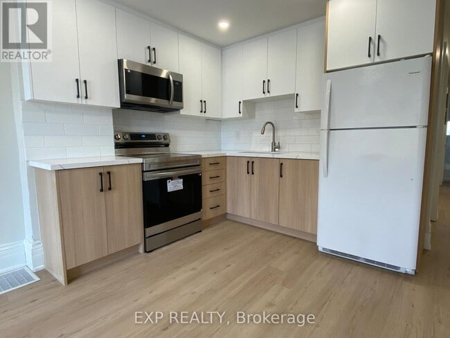 property at 32 Front St N