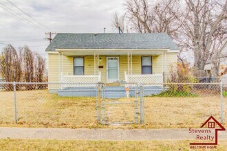 815 SW H Ave in Lawton, OK - Foto de edificio - Building Photo