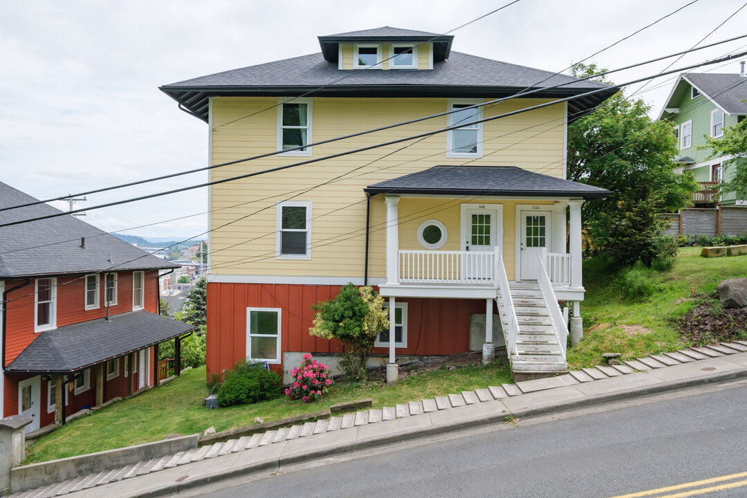 640 8th St in Astoria, OR - Building Photo