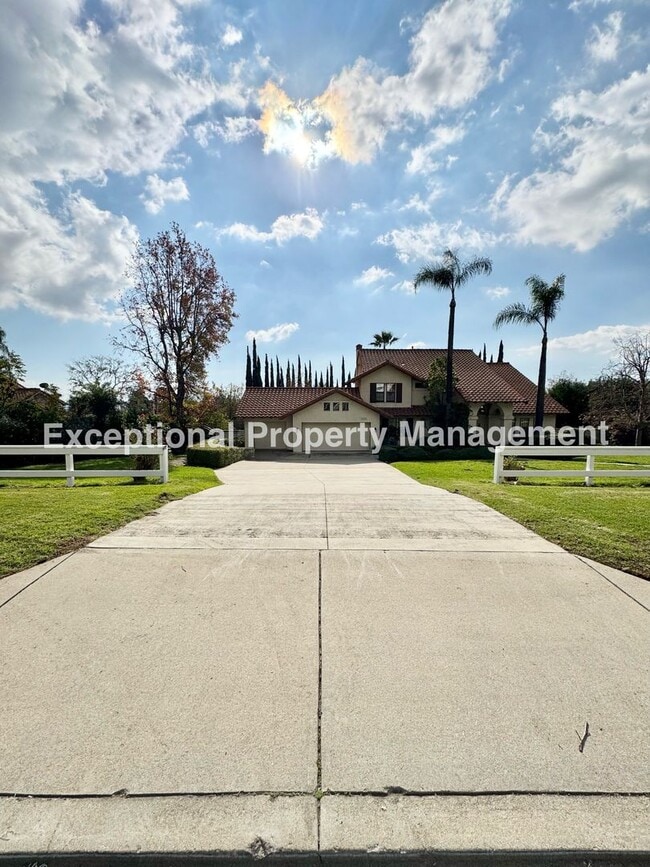 property at 10535 Silver Spur Ct