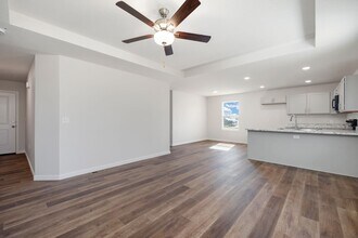 1325 W Maurice St in Bolivar, MO - Building Photo - Building Photo