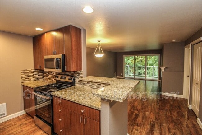 16101 Bothell Everett Hwy in Mill Creek, WA - Building Photo - Building Photo