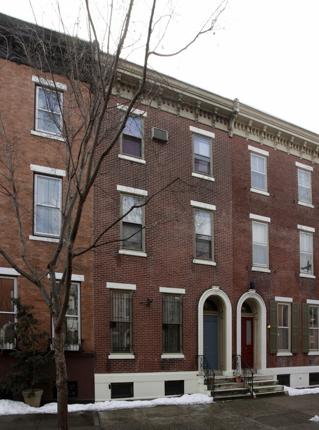 2040 Mount Vernon St in Philadelphia, PA - Foto de edificio - Building Photo