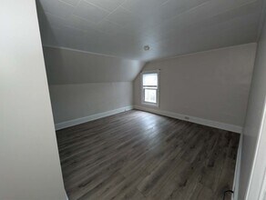 258 Essex St in Bangor, ME - Building Photo - Building Photo
