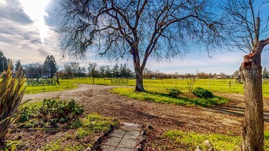 528 Irwin Ln in Santa Rosa, CA - Building Photo - Building Photo