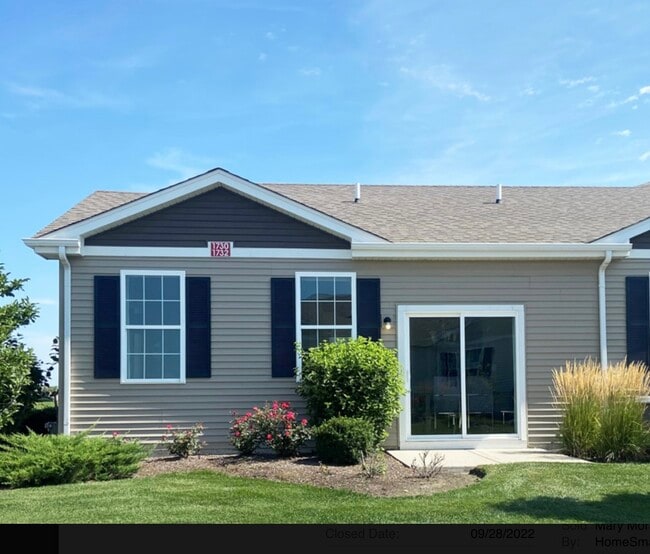 1732 Southern Cir in Pingree Grove, IL - Building Photo - Building Photo