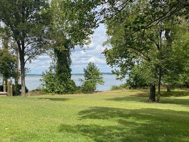 1420 Riverside Dr in Bryans Road, MD - Building Photo - Building Photo