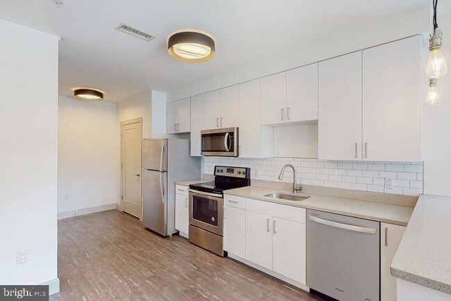 property at 303 McMechen St