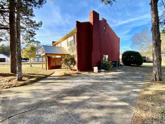 property at 701 Tracewood Dr