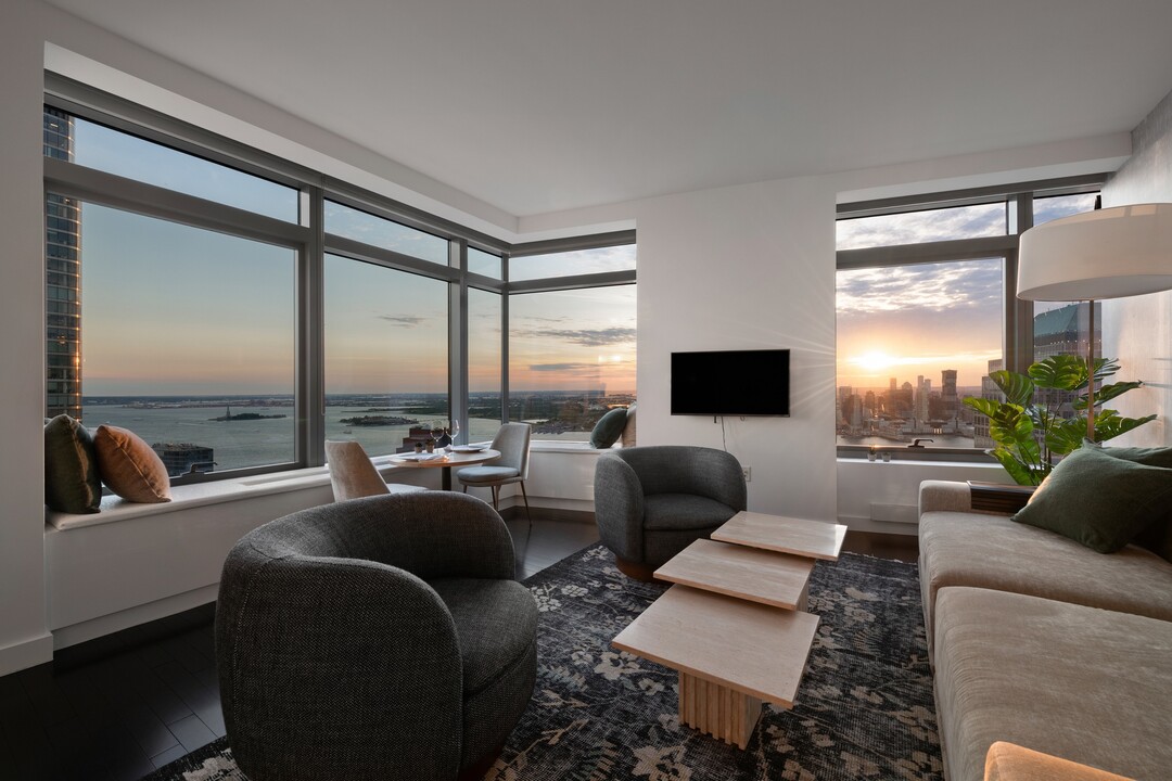 123 Washington St in New York, NY - Building Photo