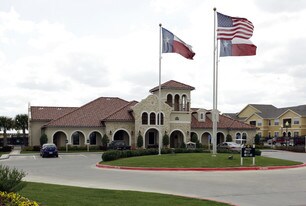 The Ravello in San Antonio, TX - Building Photo