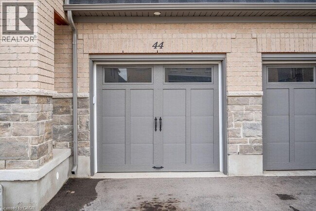 44 Gleason Cres in Kitchener, ON - Building Photo - Building Photo