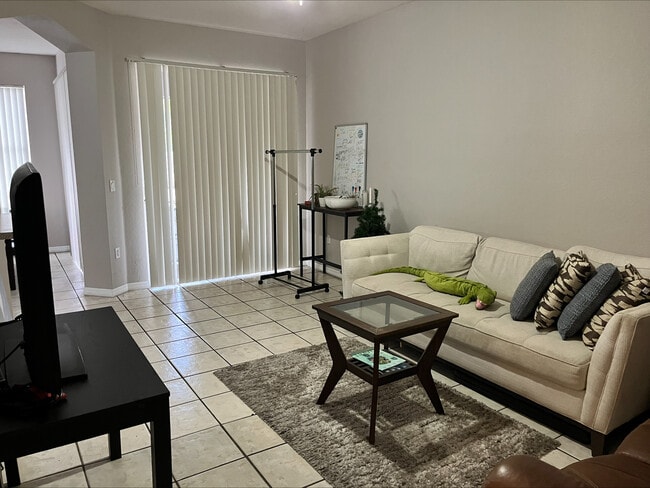 5028 Sunridge Palms Dr in Tampa, FL - Building Photo - Building Photo