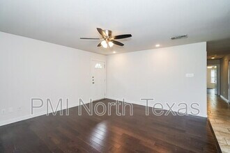 618 N 6th St in Gunter, TX - Building Photo - Building Photo