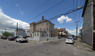 283 Cowden St in Central Falls, RI - Building Photo - Building Photo