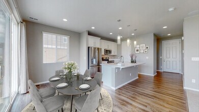 5442 Eagle Creek Dr in Timnath, CO - Building Photo - Building Photo