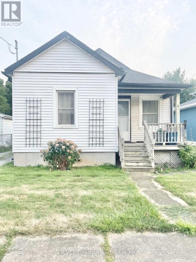 property at 8 Monck St