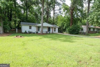83 Lucia Dr SE in Smyrna, GA - Building Photo - Building Photo