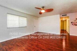 2153 Cottage Way in Sacramento, CA - Building Photo - Building Photo