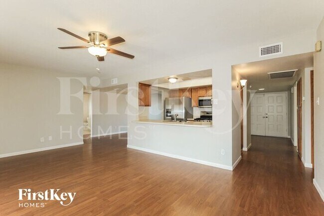 5227 W Hearn Rd in Glendale, AZ - Building Photo - Building Photo