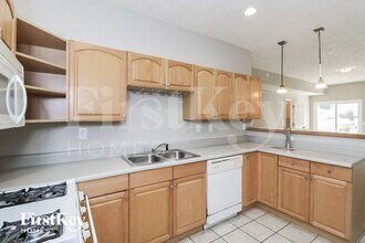 1627 Eagle Dr in Woodstock, GA - Foto de edificio - Building Photo