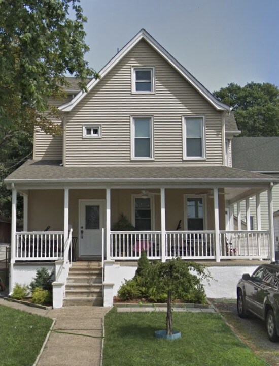 93 Main St in Ridgefield Park, NJ - Building Photo